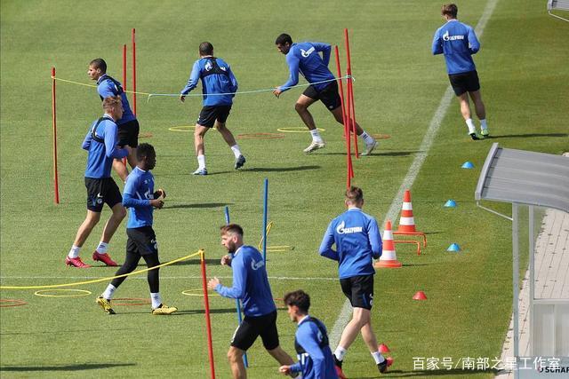 大帝35分怀斯曼20+13 76人大胜送活塞22连败
